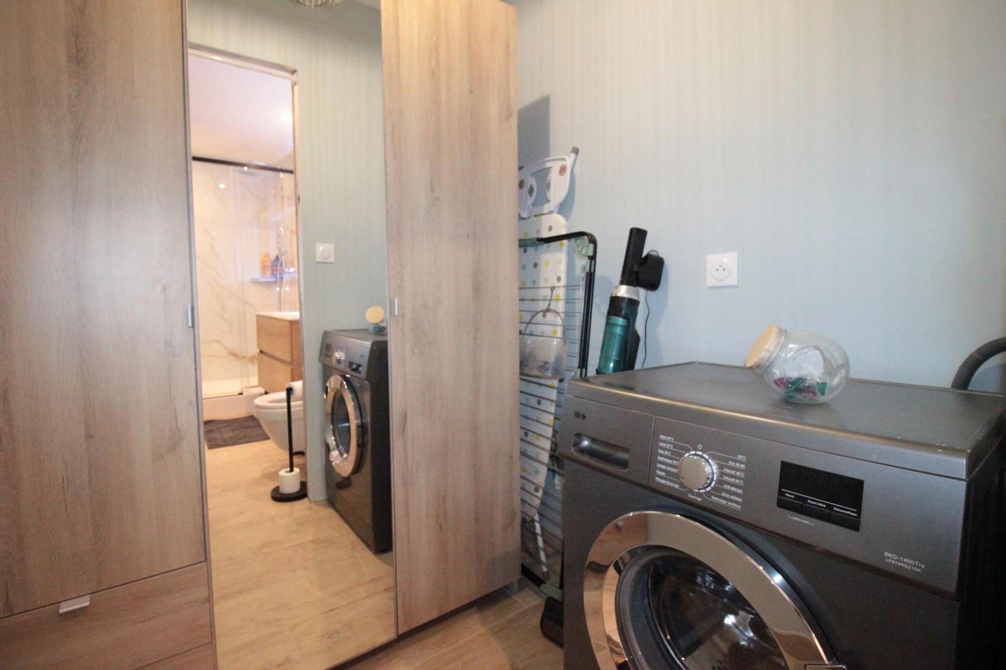 Luxury Studio, Rez De Chaussee, Parking Prive Video Surveillance, Canape Haute Qualite Convertible Couchage 2 Personnes, Centre Ville Proche, Restaurant, Boulangerie 2 Minutes A Pied, Terrasse - 800Metre Carre De Terrain - Gere Par Presta-Zen'Service Verdun-sur-Meuse Екстериор снимка