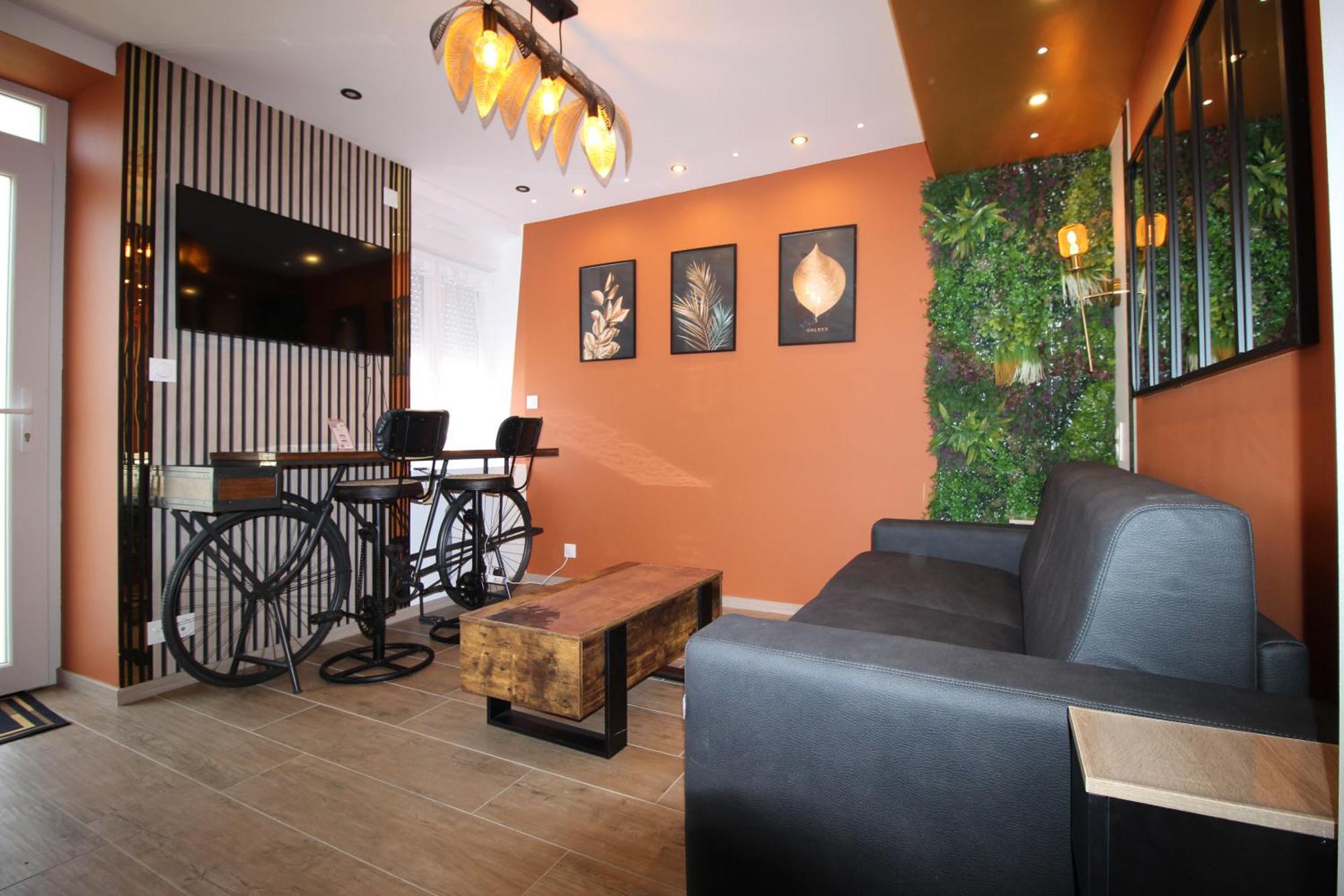 Luxury Studio, Rez De Chaussee, Parking Prive Video Surveillance, Canape Haute Qualite Convertible Couchage 2 Personnes, Centre Ville Proche, Restaurant, Boulangerie 2 Minutes A Pied, Terrasse - 800Metre Carre De Terrain - Gere Par Presta-Zen'Service Verdun-sur-Meuse Екстериор снимка